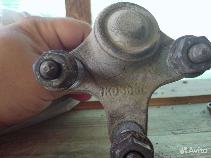 Шаровая опора правая skoda yeti