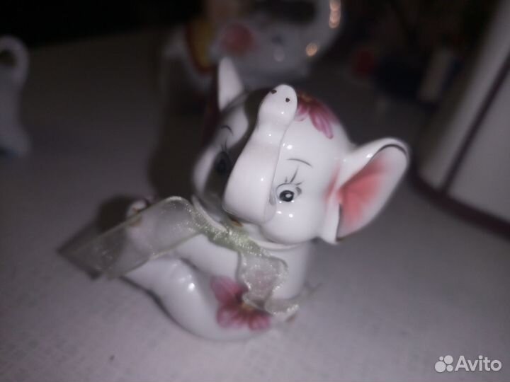 Слоны из фарфора