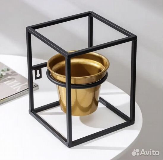 Кашпо ваза в стиле лофт настенное