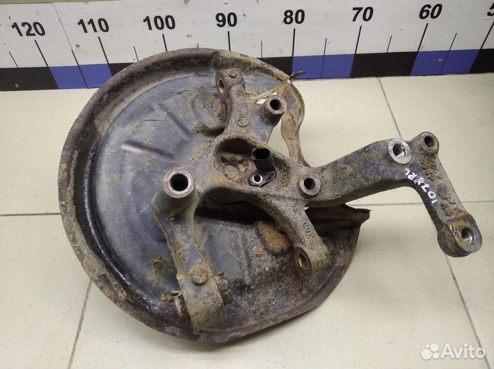 Кулак поворотный задний левый Octavia (A5 1Z) 2004