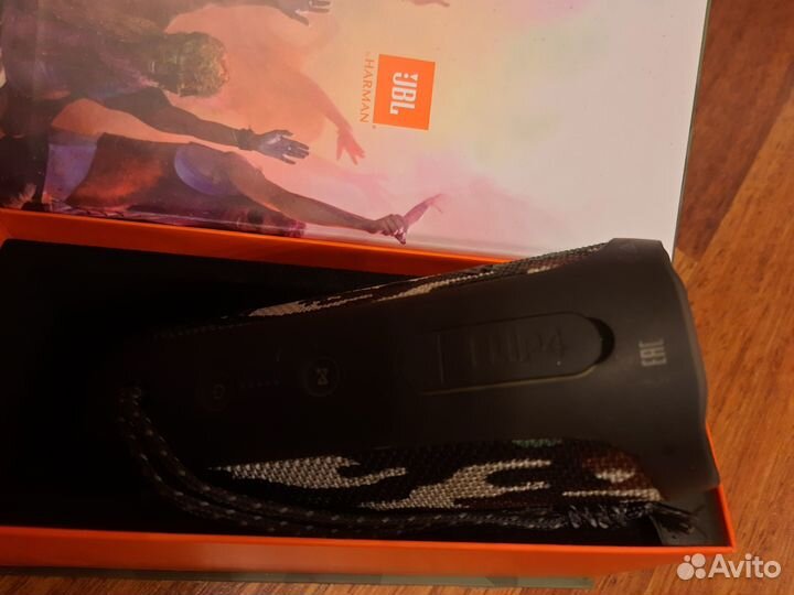 Продам bluetooth колонку jbl flip4