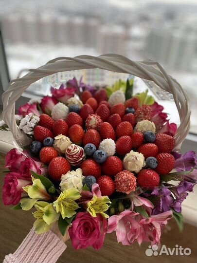 Клубничный букет