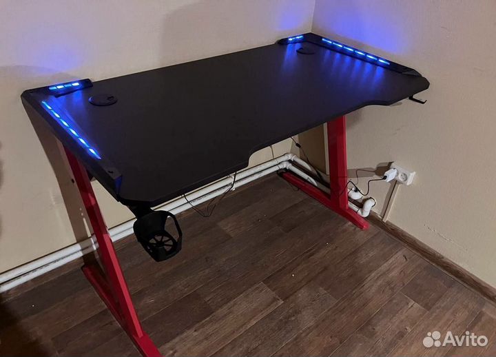 Стол Геймерский новый