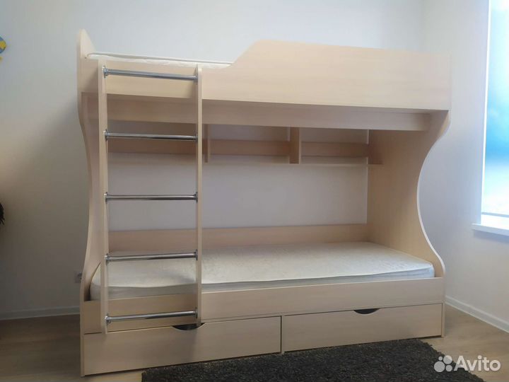 Двухъярусная кровать бу с матрасами