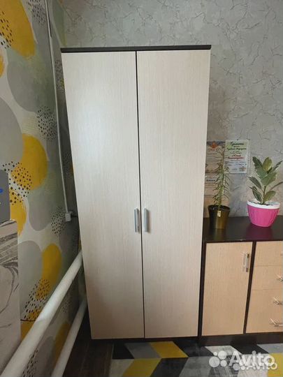 Шкаф двухстворчатый