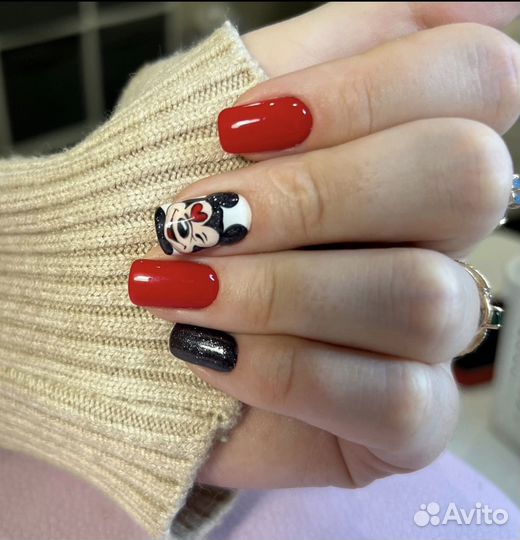 Маникюр педикюр