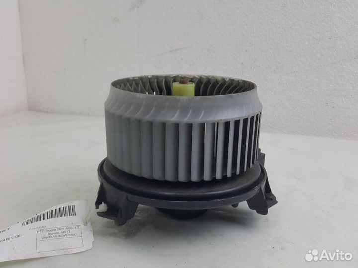 Мотор отопителя Toyota Yaris