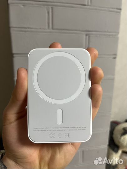 Повербанк apple MagSafe