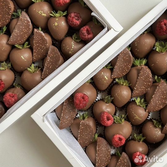 Клубника в шоколаде, финики в шоколаде, подарок