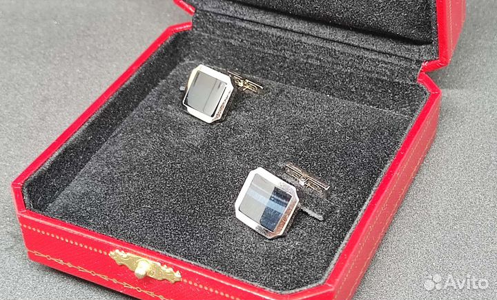 Запонки Cartier из белого золота 750 пробы