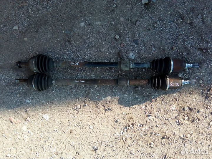 Полуось привод левый Nissan Note