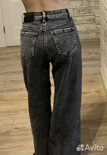 Джинсы женские широкие