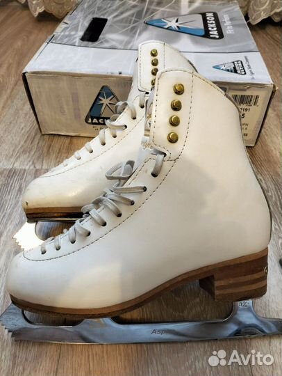 Фигурные коньки Jackson freestyle 3.5C