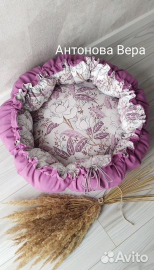 Различные лежаки для собак и кошек