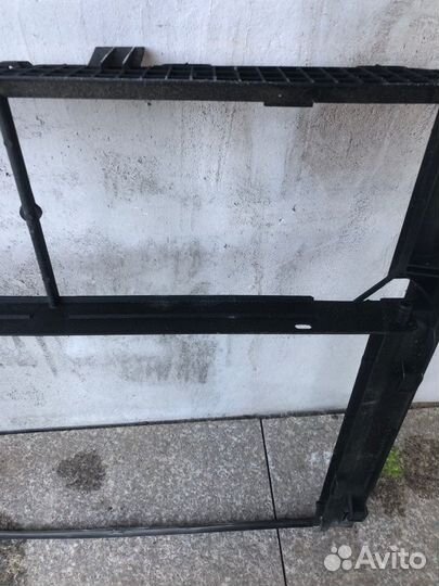 Кронштейн радиатора Land Rover Range Rover