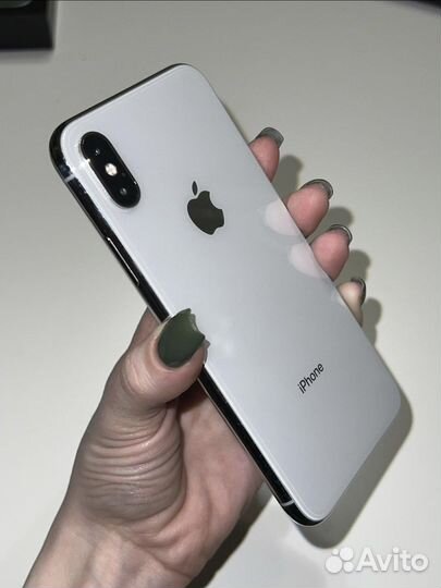 Телефон iPhone 10