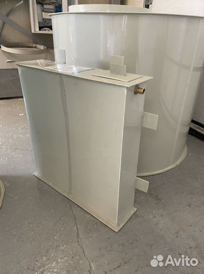 Емкость для воды пластиковая