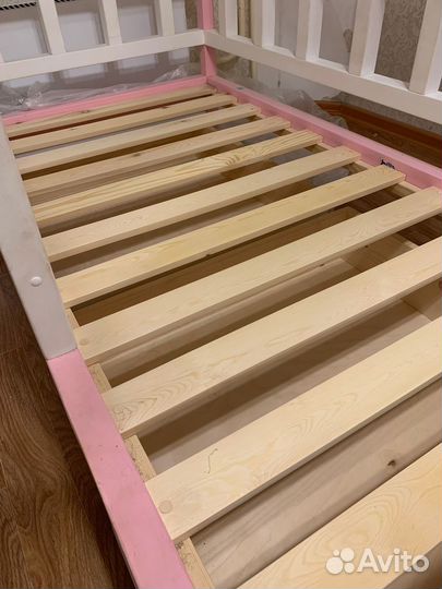 Детская кровать домик