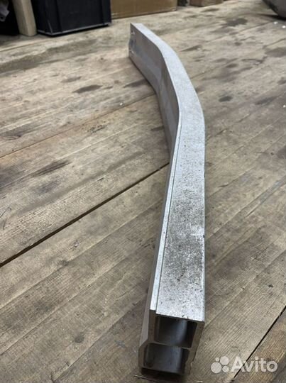 Усилитель заднего бампера Toyota Highlander 2