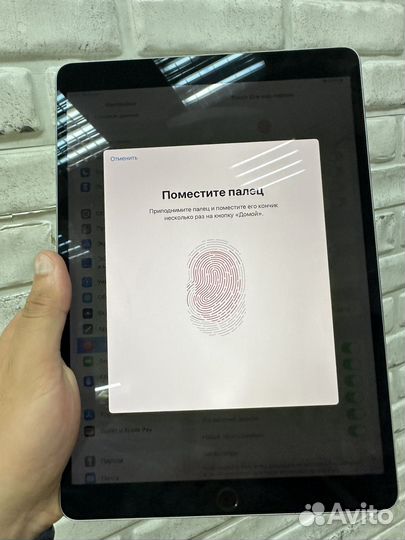 iPad Pro 10.5 64 gb (wi-fi + cellular)