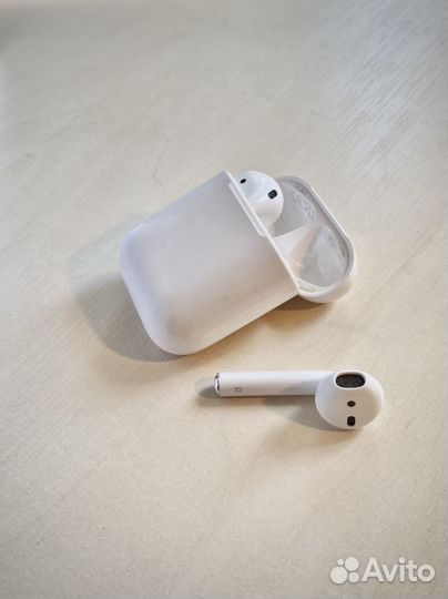 AirPods 2