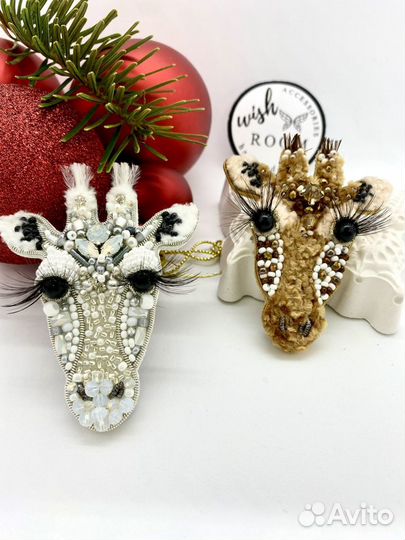 Брошь из бисера