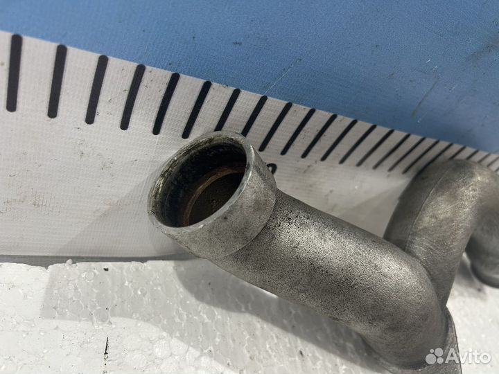 Трубка системы охлаждения Jeep Grand Cherokee wk2