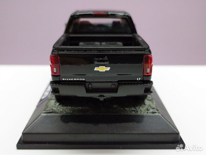 1:43 Chevrolet Silverado 2017