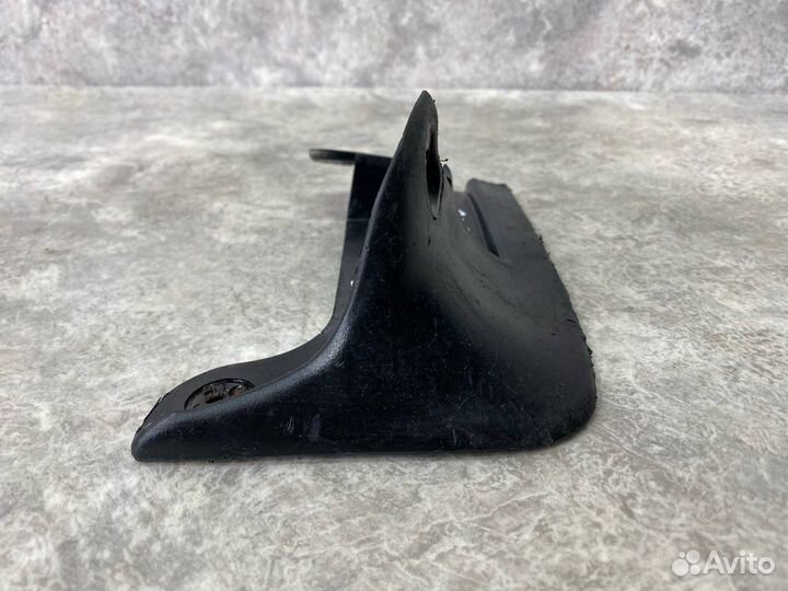 Брызговик передний левый Hyundai Accent 2 (LC) LC