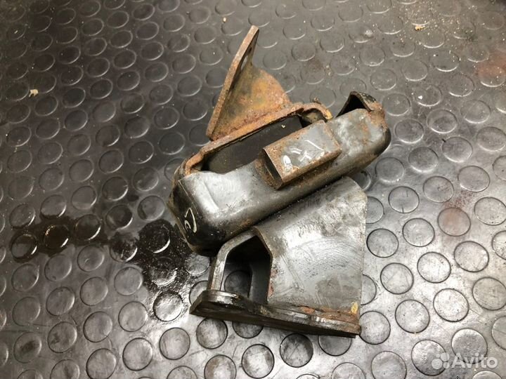 Подушка двигателя Kia Sorento 2002-2006 1