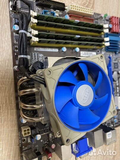 Материнская плата с процессором и памятью