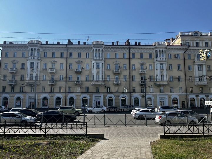 Отдельный вход Пушкина 3