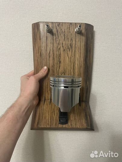 Вешалка для мотошлема