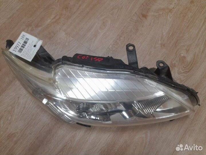 Фара галоген правая Toyota Corolla 150 2006-2009