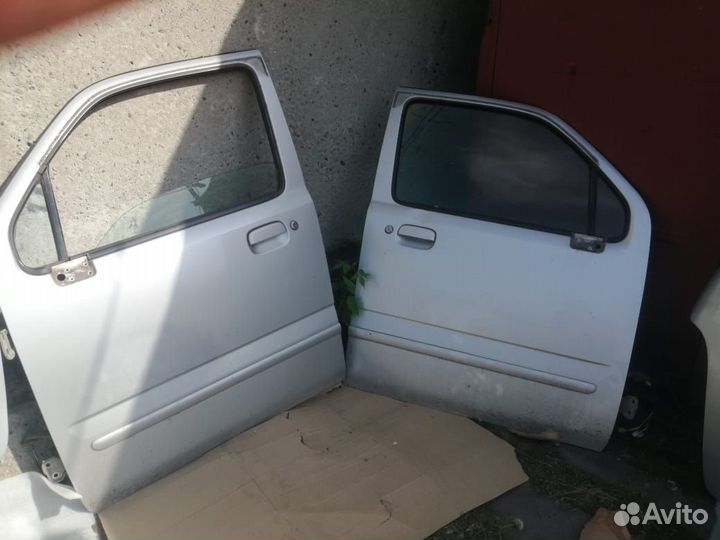 Двери на suzuki solio