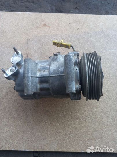 Компрессор кондиционера Peugeot 307