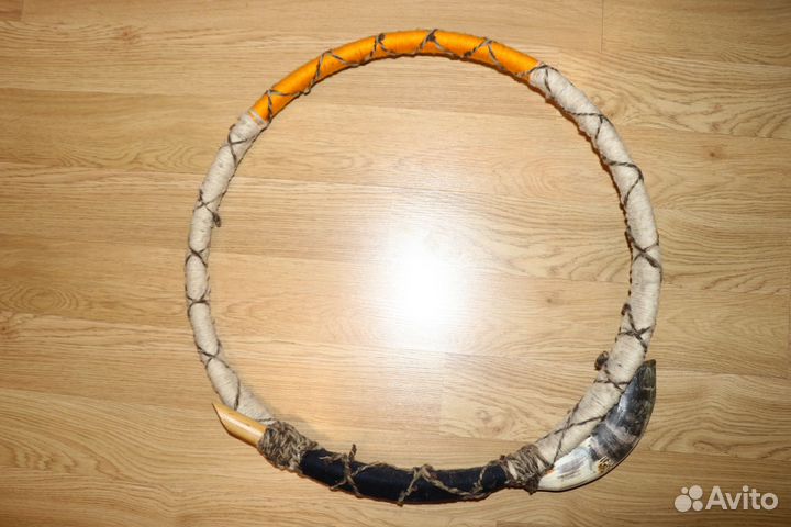 Духовой этнический круговой инструмент с рогом