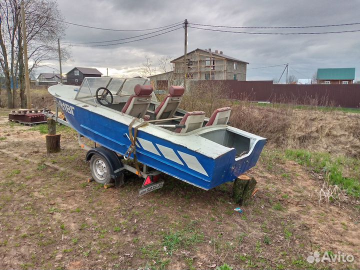 Моторная лодка Прогресс 2 с прицепом