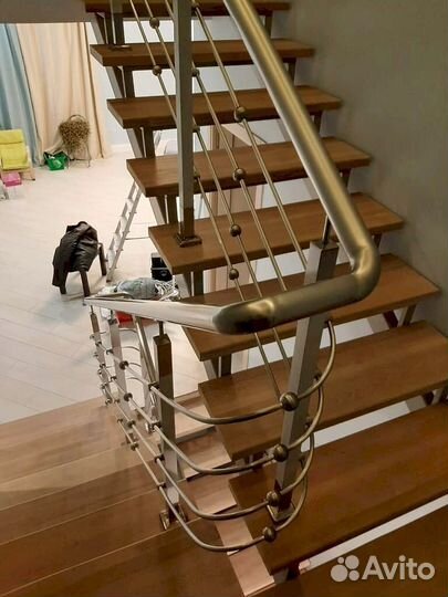 Ограждения, перила лестниц