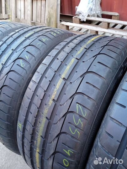 Pirelli P Zero 255/40 R19