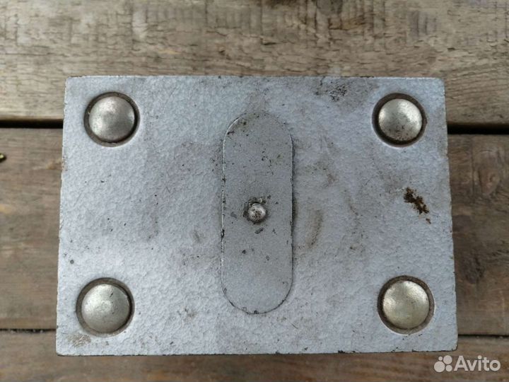 Замки новые