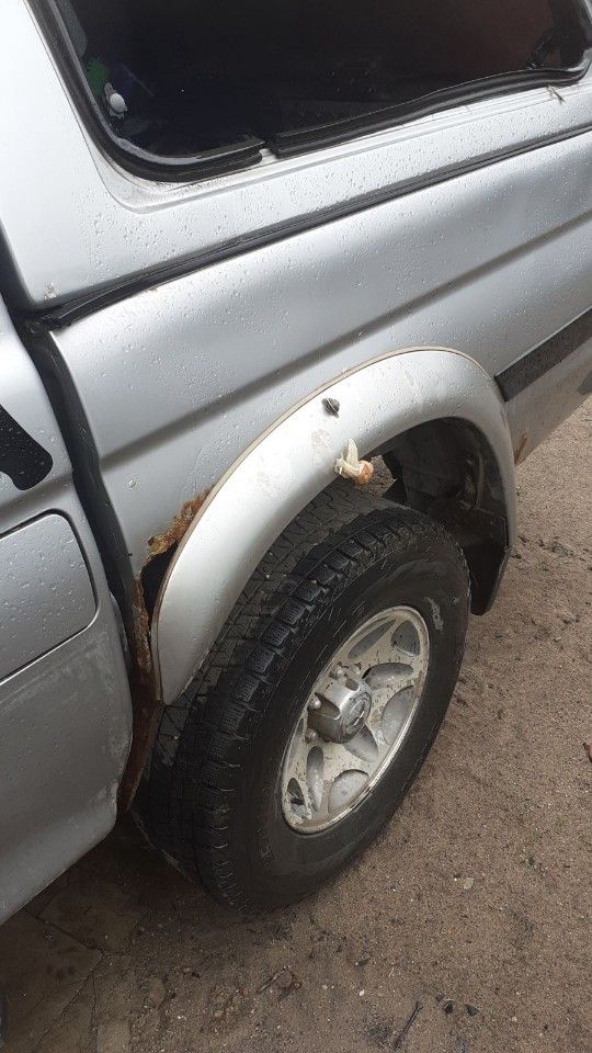 Mitsubishi L200: фото владельца