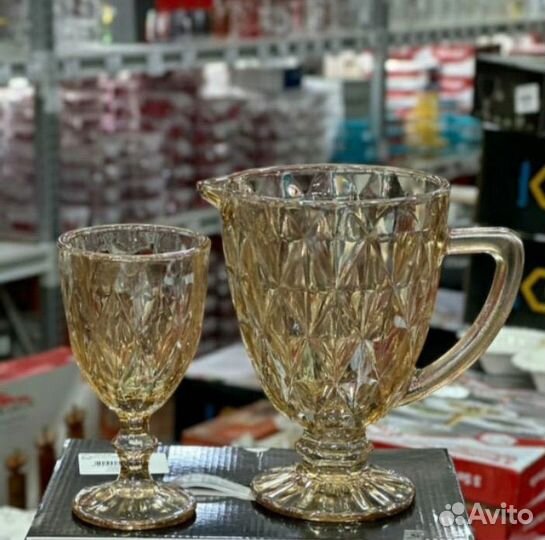 Графин со стаканами