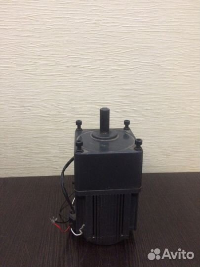 Мотор-редуктор для пеллетной горелки, гибкий шнек