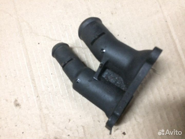 Крышка термостата Ford Focus 2 Fusion Mondeo 4