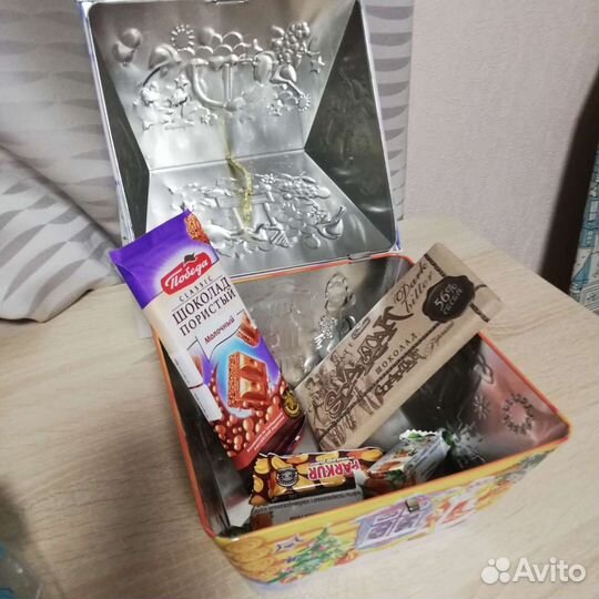 Шкатулка с замком и ключом