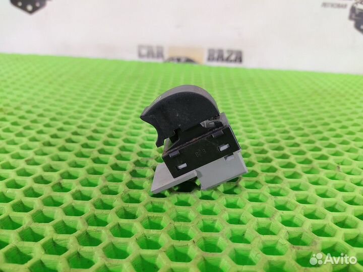 Кнопка стеклоподъемника