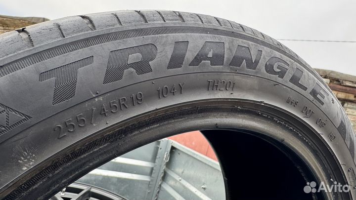 Triangle TH201 Sportex 255/45 R19 104Y
