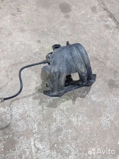 Впускной коллектор Peugeot 206