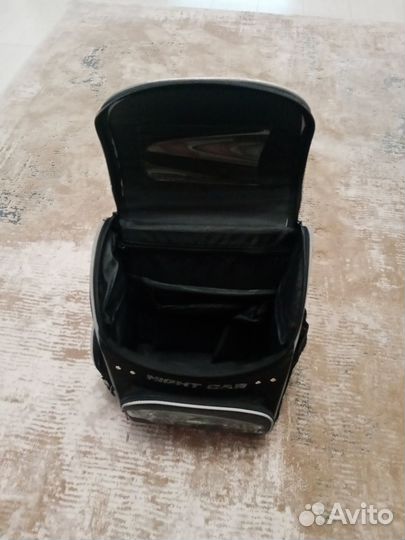 Ранец школьный для мальчика в отличном состояние